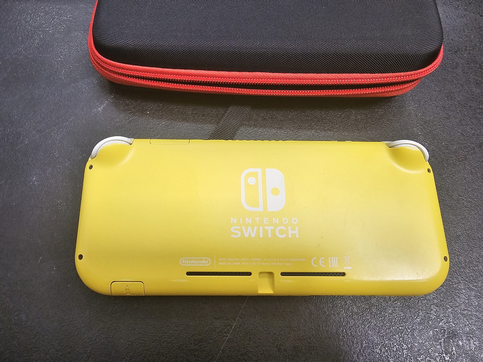 Konsola Nintendo Switch Lite * Komis Madej Gorlice - obrazek 3