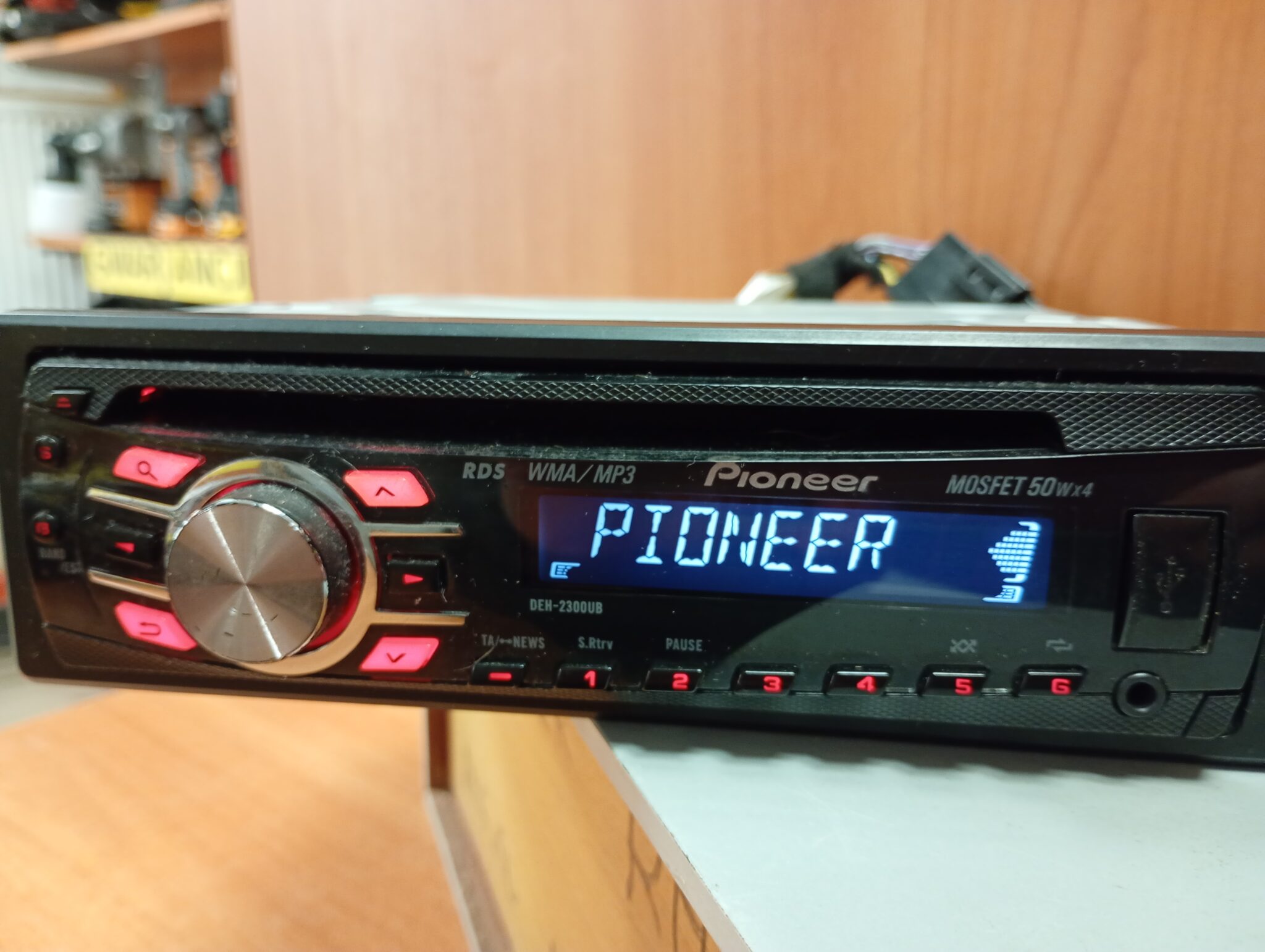 Radio Pioneer deh-2300ub