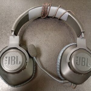 Słuchawki przewodowe z mikrofonem JBL QUANTUM100 -Komis MADEJ Dębica