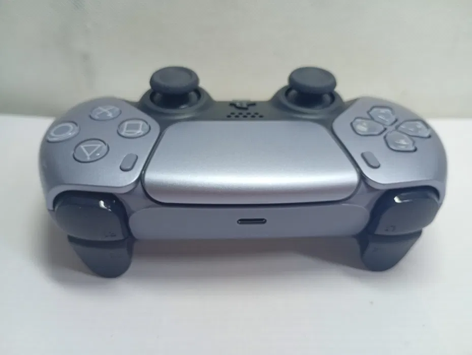 Pad do PS5 SONY cfi-zct1w Komis Madej Krosno Lewakowskiego - obrazek 4