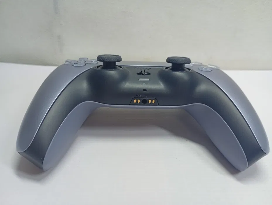 Pad do PS5 SONY cfi-zct1w Komis Madej Krosno Lewakowskiego - obrazek 5
