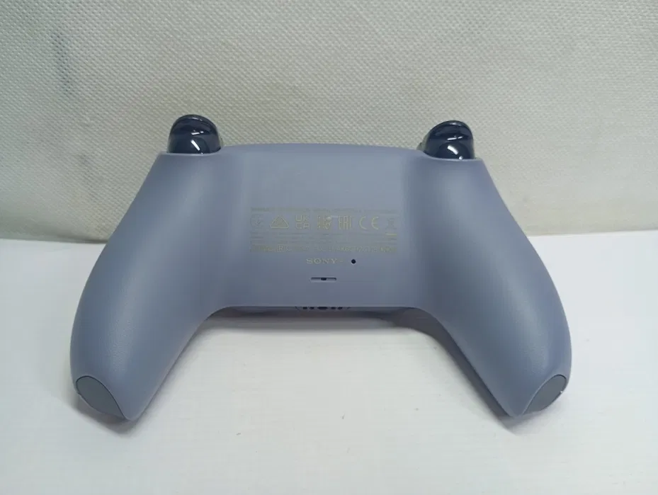 Pad do PS5 SONY cfi-zct1w Komis Madej Krosno Lewakowskiego - obrazek 2