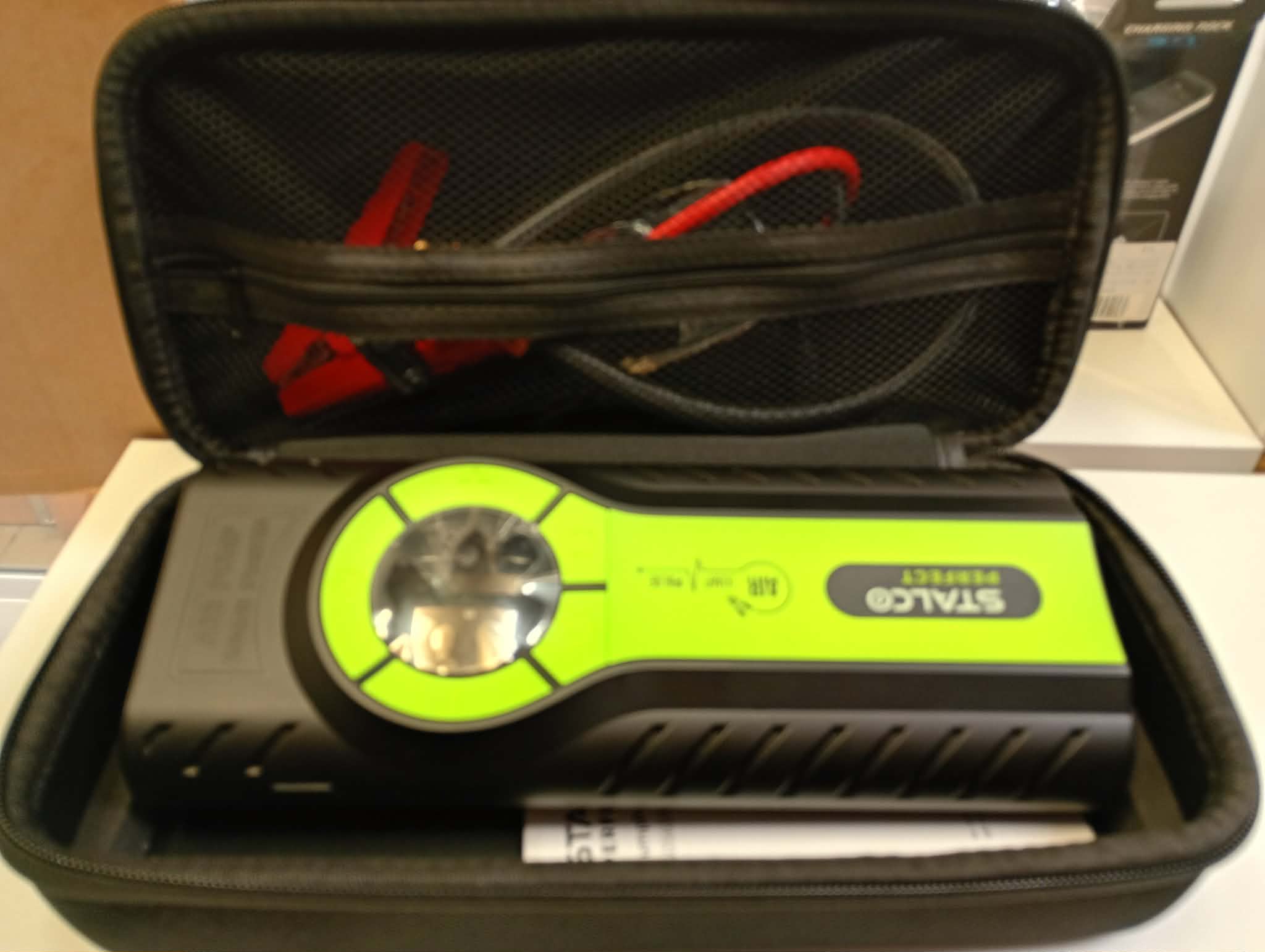 ROZRUSZNIK SAMOCHODOWY Z KOMPRESOREM JUMPPULSE POWERBANK 12000 mAh STALCO Debica - obrazek 3