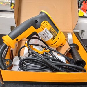 DWD024 Jednobiegowa wiertarka udarowa DeWALT 701W-Komis MADEJ Dębica