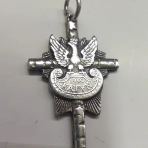 Srebrny krzyżyk patriotyczny – Orzeł w koronie „1940 Katyń” – waga 3,56g | komis Madej Tarnów
