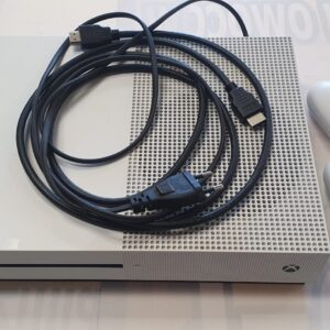 Konsola X-BOX one S + 2 pady - Madej Gorlice Mickiewicza -